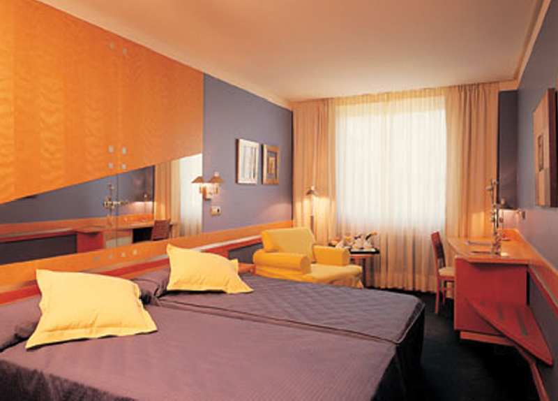 Hotel Torresport Torrelavega Quarto foto